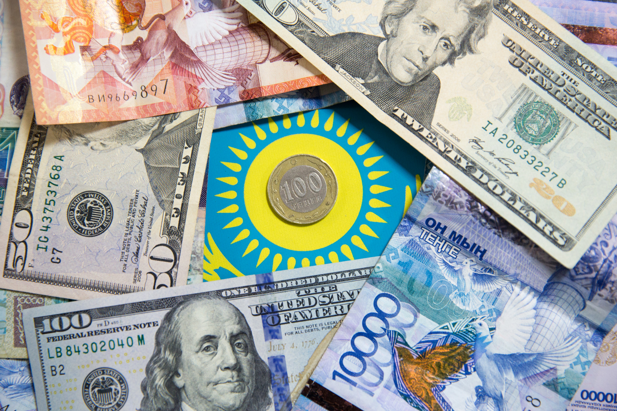 Национальный банк валюты казахстана. Тенге к доллару. Иностранная валюта. Доллары евро тенге. Национальная валюта.